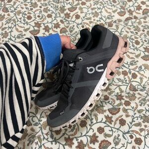 Women’s size 8 On Cloud Sneakers